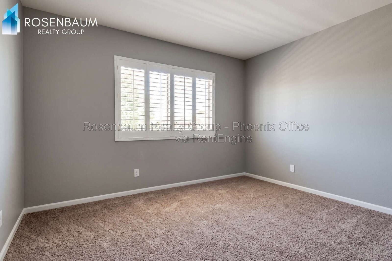 Gorgeous 3-beds, 3-bath townhome in Scottsdale’s Villa Monterey 55+ Community! property image