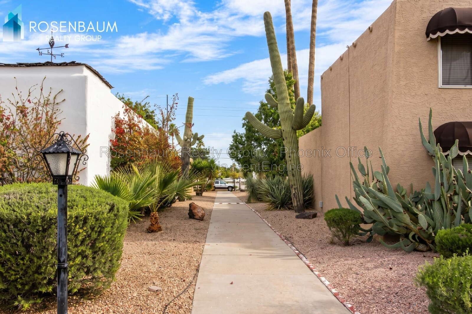 Gorgeous 3-beds, 3-bath townhome in Scottsdale’s Villa Monterey 55+ Community! property image