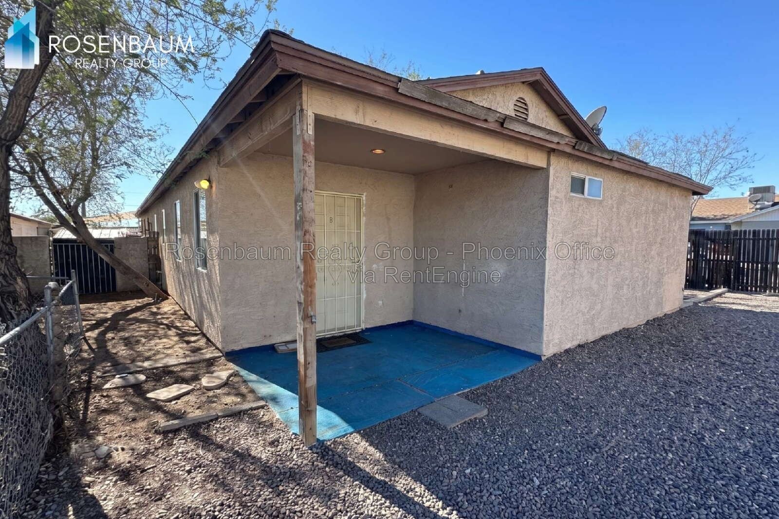 Charming 3-bedrooms, 1-bath duplex home in Phoenix! property image
