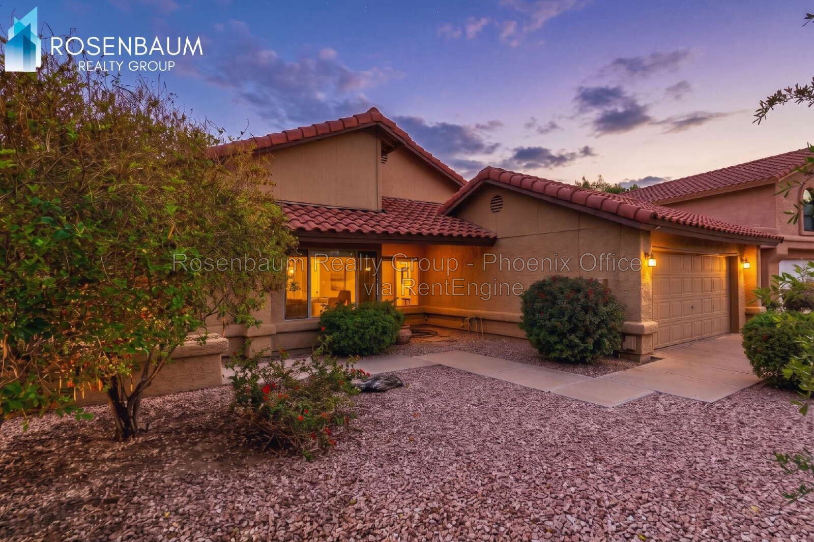 Gorgeous 3-bedrooms, 2-baths home nestled in the desirable Ahwatukee community of Phoenix! property image