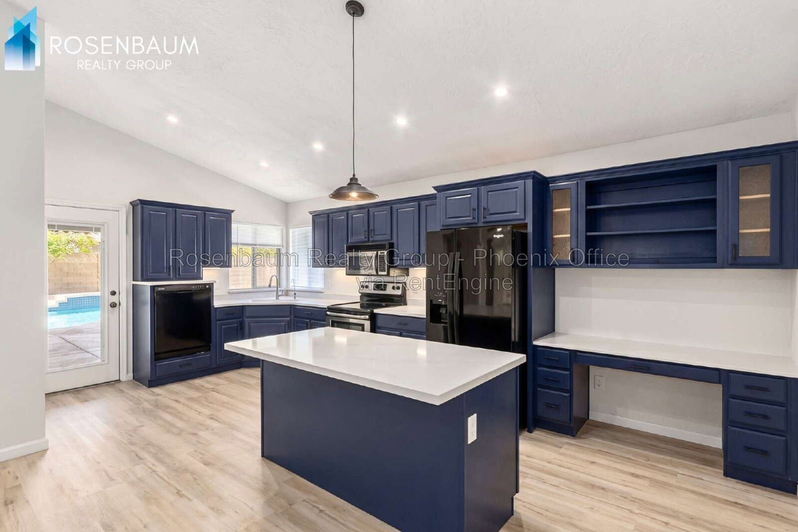 Gorgeous 3-bedrooms, 2-baths home nestled in the desirable Ahwatukee community of Phoenix! property image