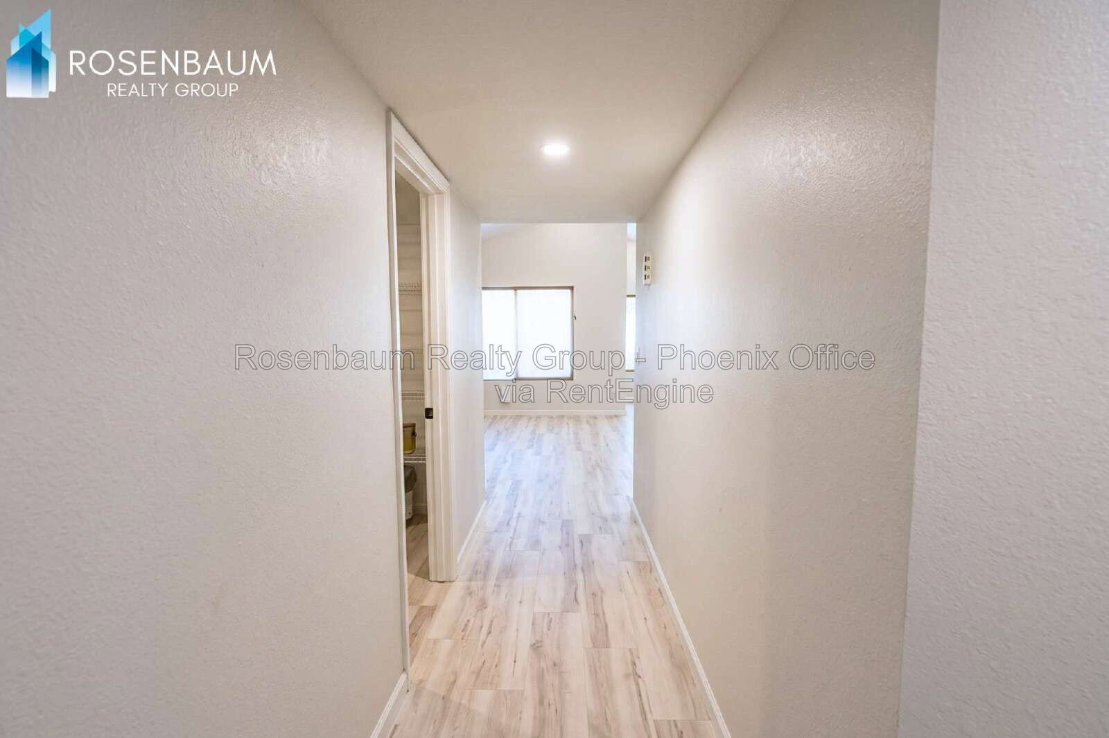 Gorgeous 3-bedrooms, 2-baths home nestled in the desirable Ahwatukee community of Phoenix! property image