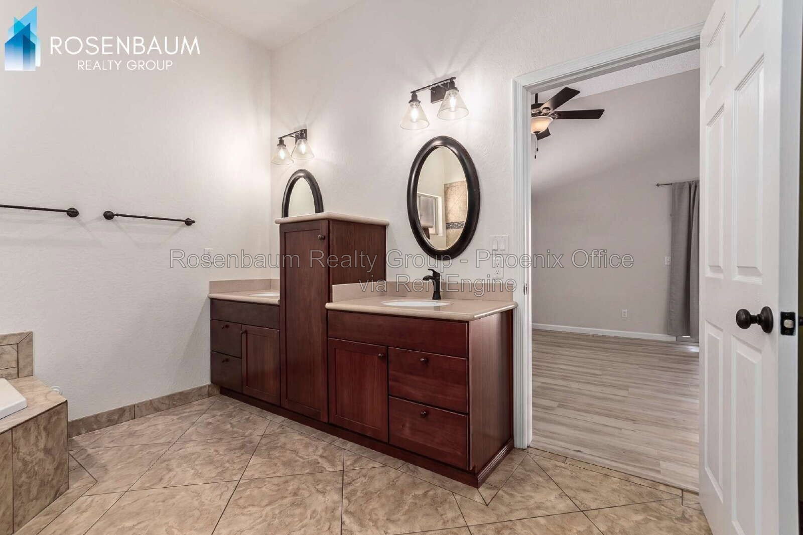Gorgeous 3-bedrooms, 2-baths home nestled in the desirable Ahwatukee community of Phoenix! property image