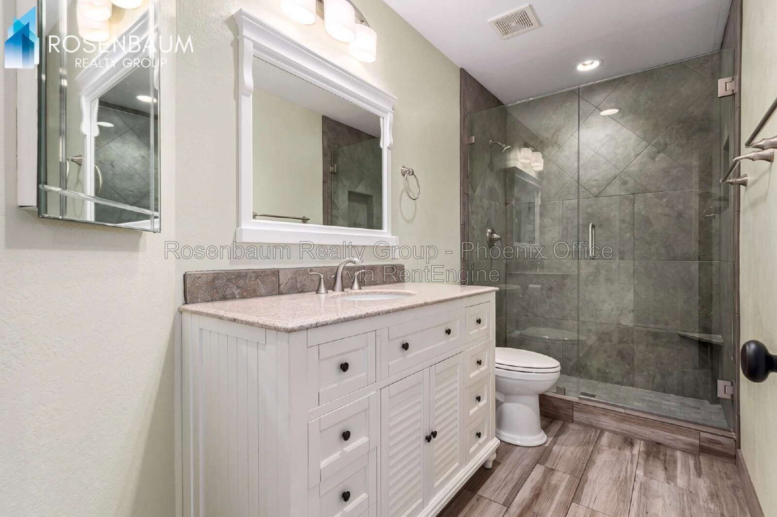 Gorgeous 3-bedrooms, 2-baths home nestled in the desirable Ahwatukee community of Phoenix! property image