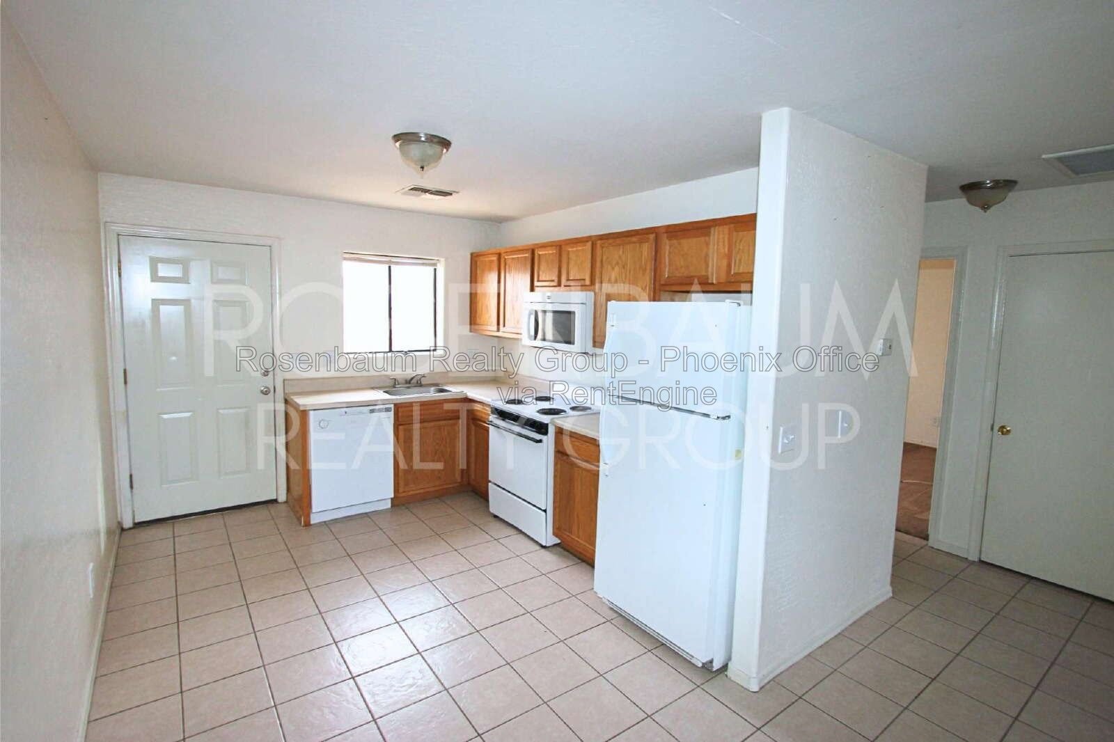 Charming 2-bedrooms, 1-bath duplex apartment in Arizona City! property image