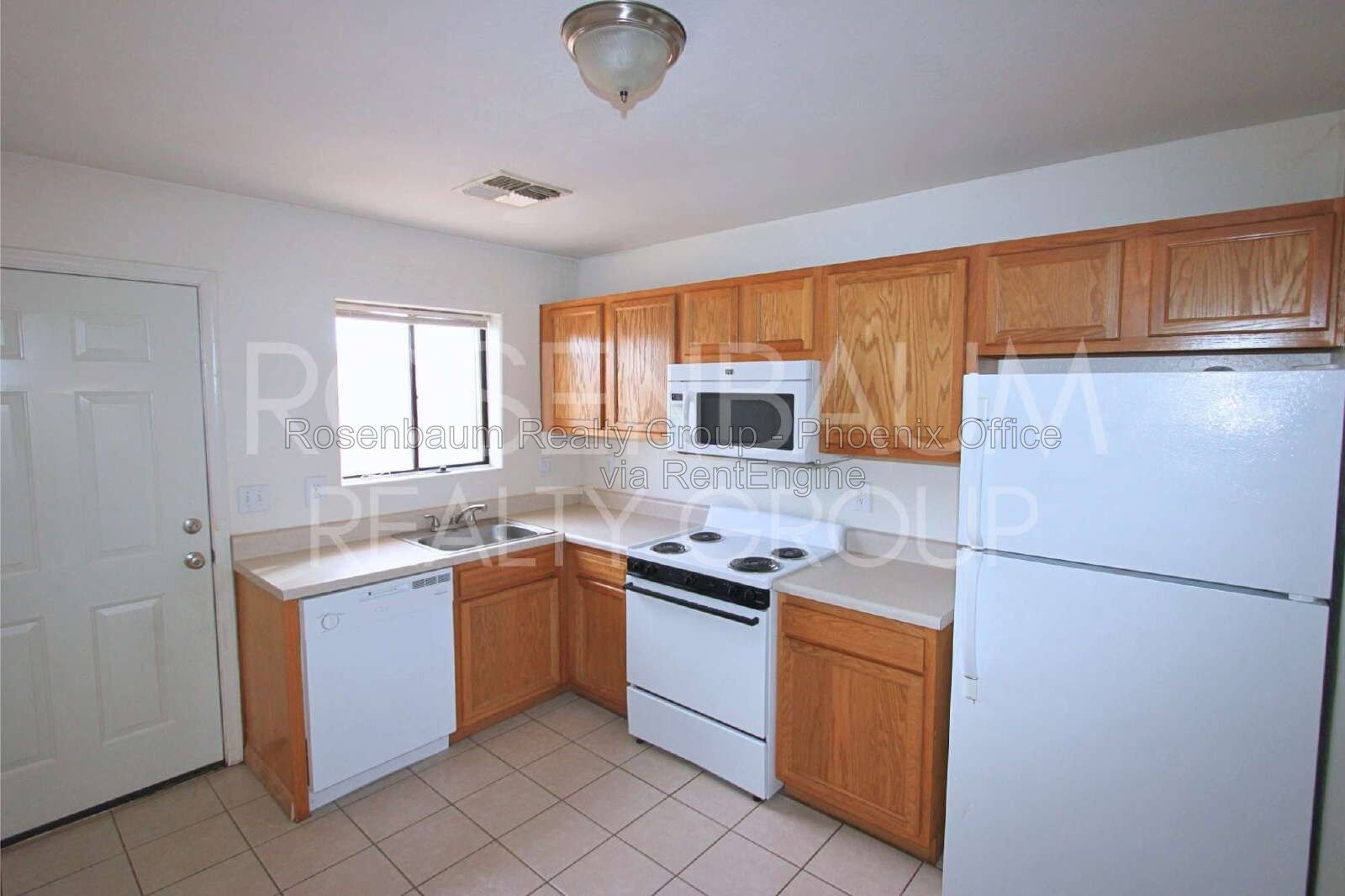 Charming 2-bedrooms, 1-bath duplex apartment in Arizona City! property image