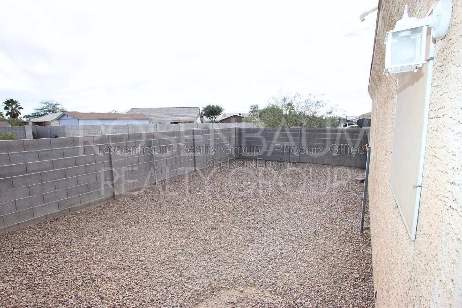 Charming 2-bedrooms, 1-bath duplex apartment in Arizona City! property image