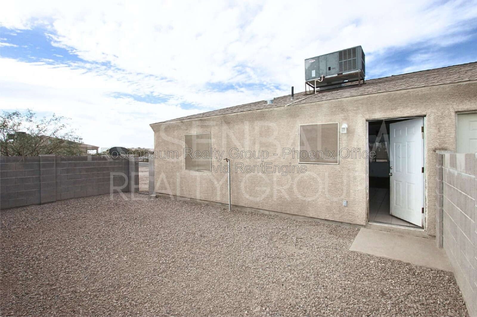 Charming 2-bedrooms, 1-bath duplex apartment in Arizona City! property image