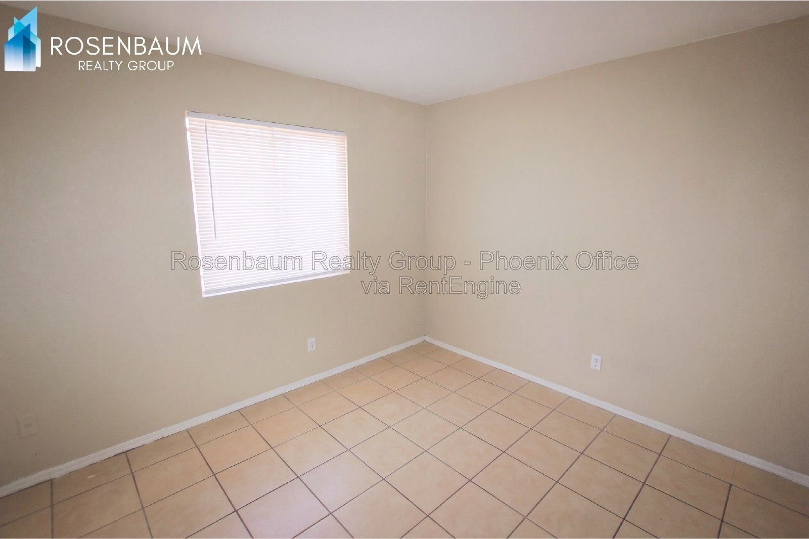 Beautiful 4-plex apartment w/ 2-beds,1-bath in the vibrant South PHX! property image