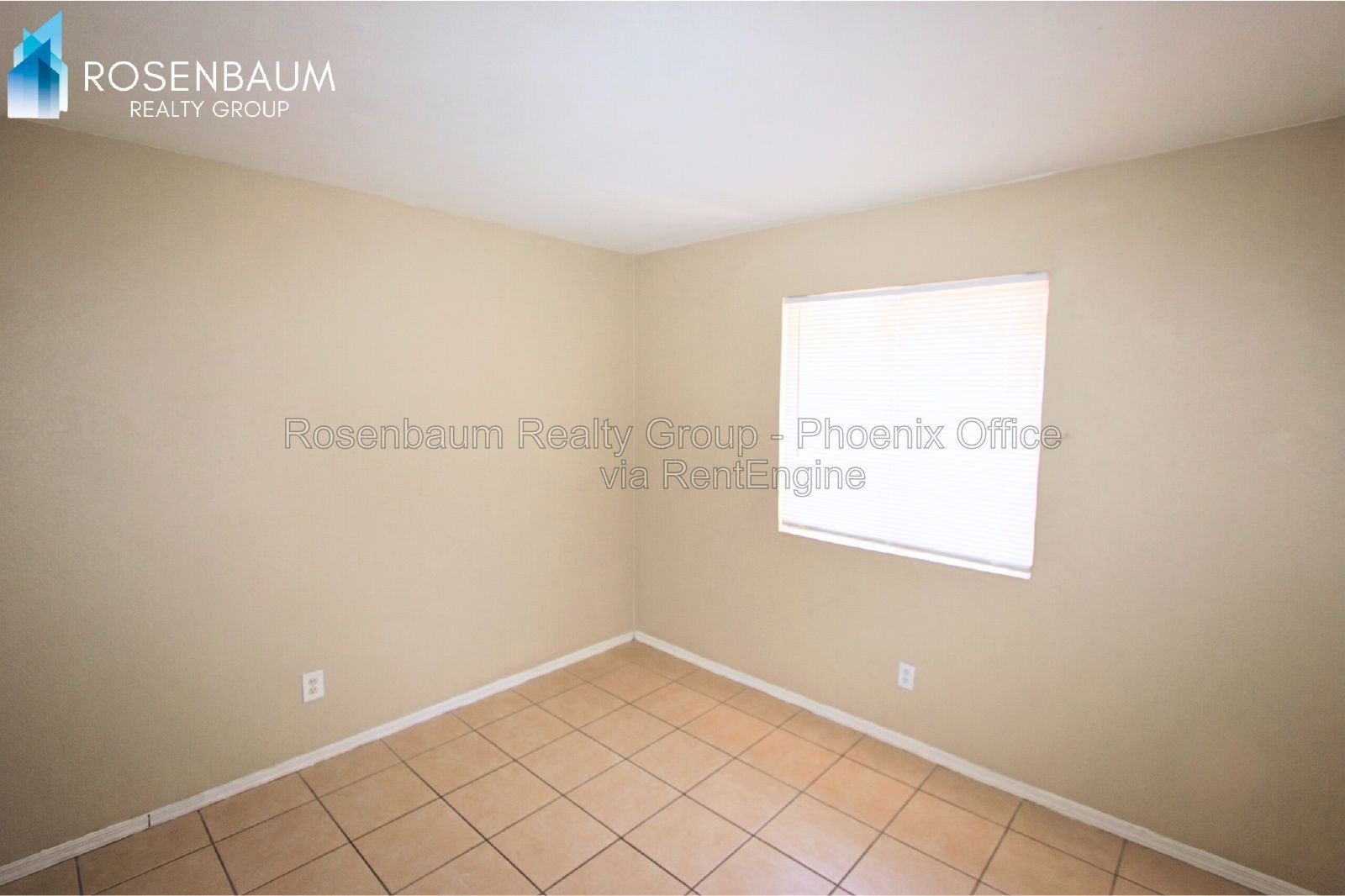 Beautiful 4-plex apartment w/ 2-beds,1-bath in the vibrant South PHX! property image