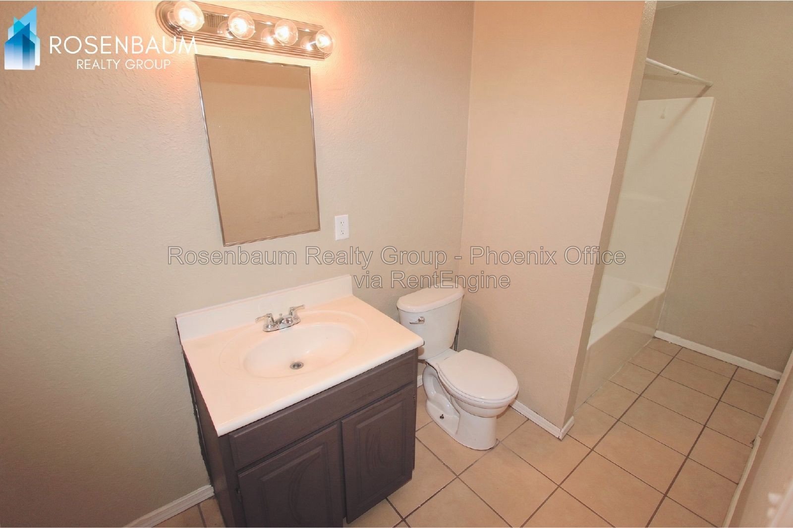Beautiful 4-plex apartment w/ 2-beds,1-bath in the vibrant South PHX! property image