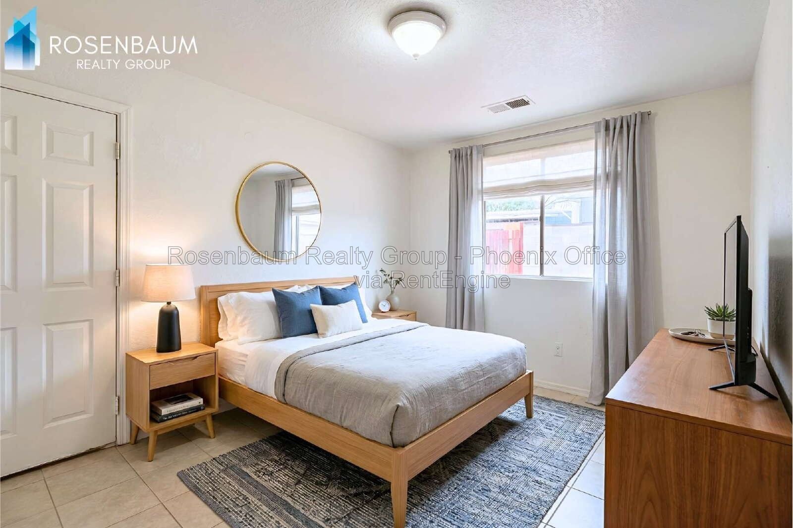 Charming 2-bedrooms, 1-bath triplex apartment in Phoenix! property image
