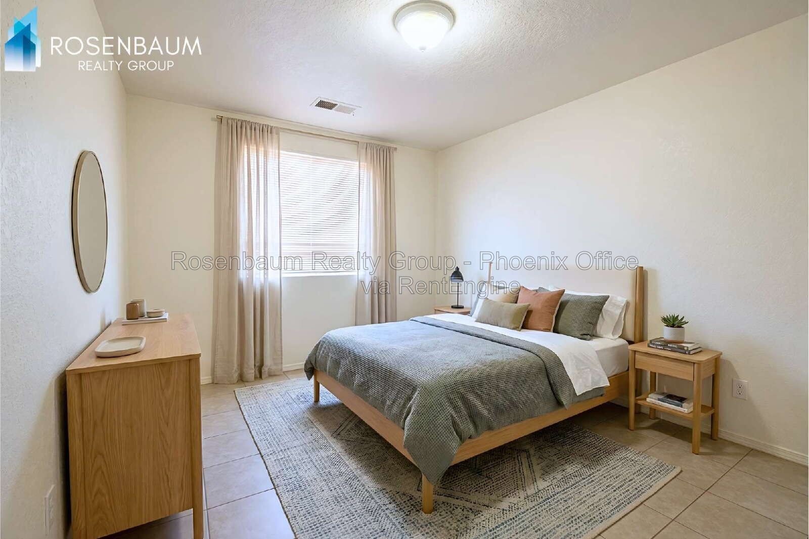 Charming 2-bedrooms, 1-bath triplex apartment in Phoenix! property image