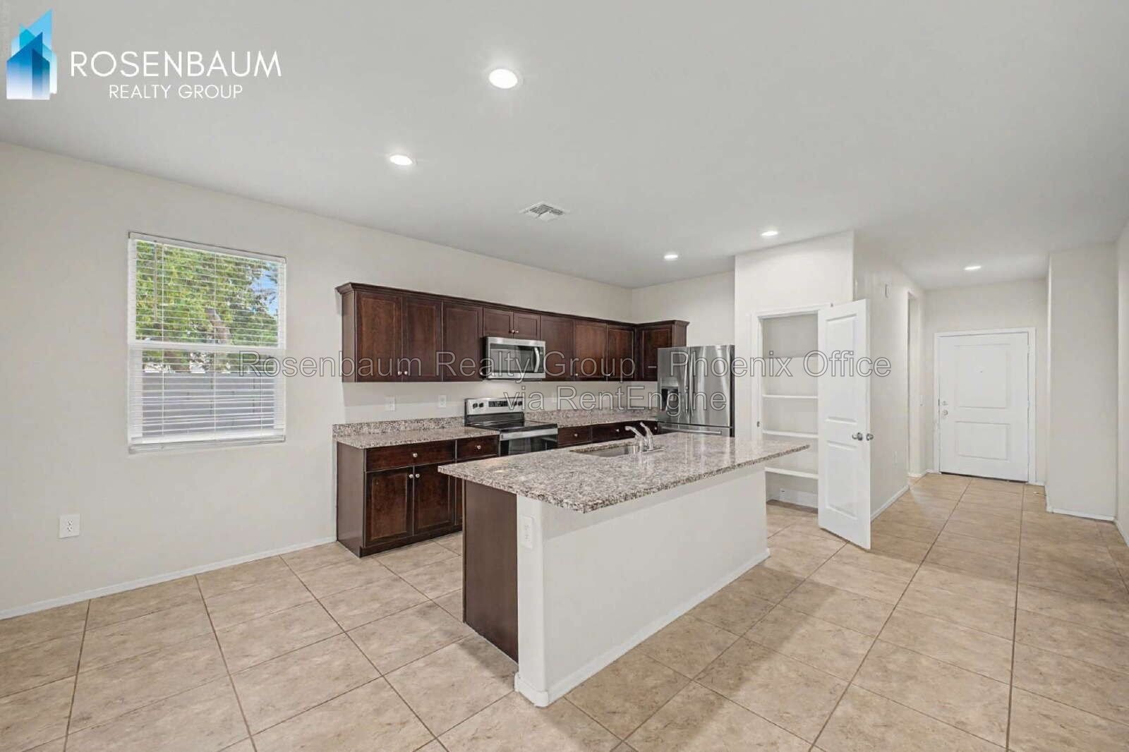 Modern House Living in Coolidge with 3-bedrooms and 2-bathrooms. The Ultimate Space & Style! property image