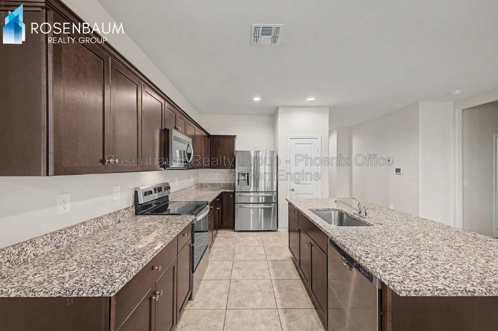 Modern House Living in Coolidge with 3-bedrooms and 2-bathrooms. The Ultimate Space & Style! property image