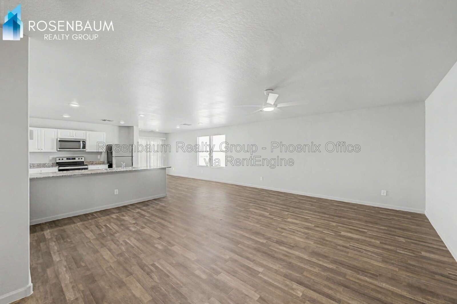 Beautiful 3-beds, 2-baths single level home in the city of Eloy! property image