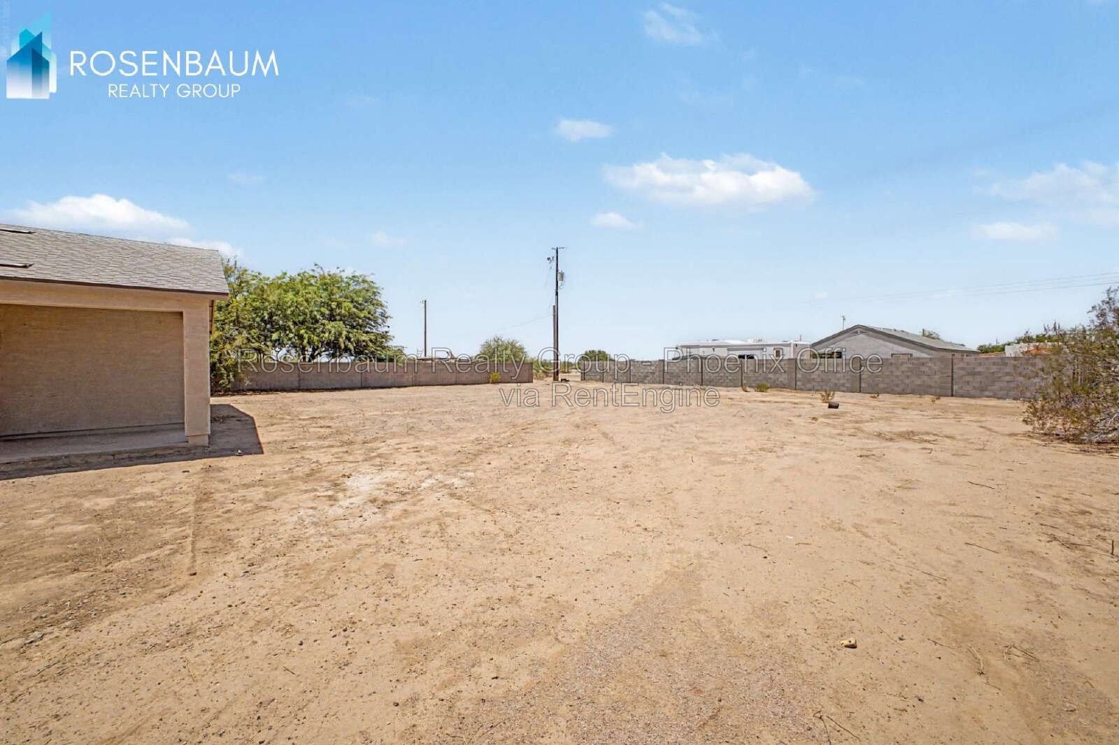Beautiful 3-beds, 2-baths single level home in the city of Eloy! property image