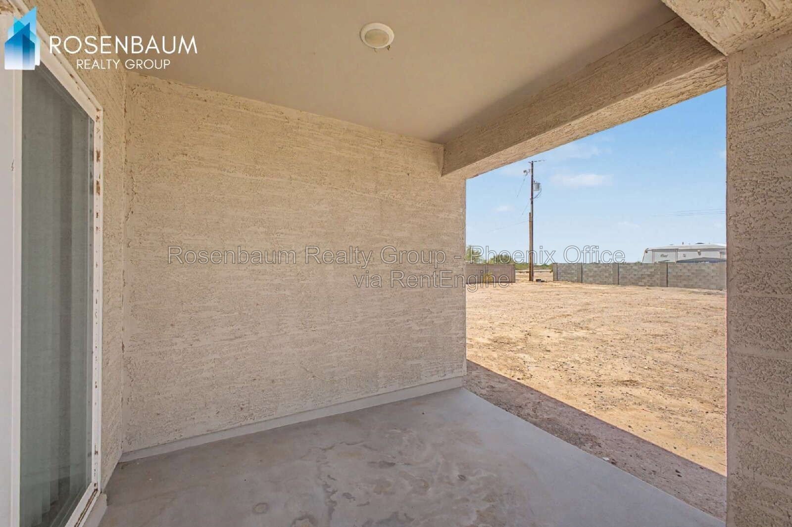 Beautiful 3-beds, 2-baths single level home in the city of Eloy! property image