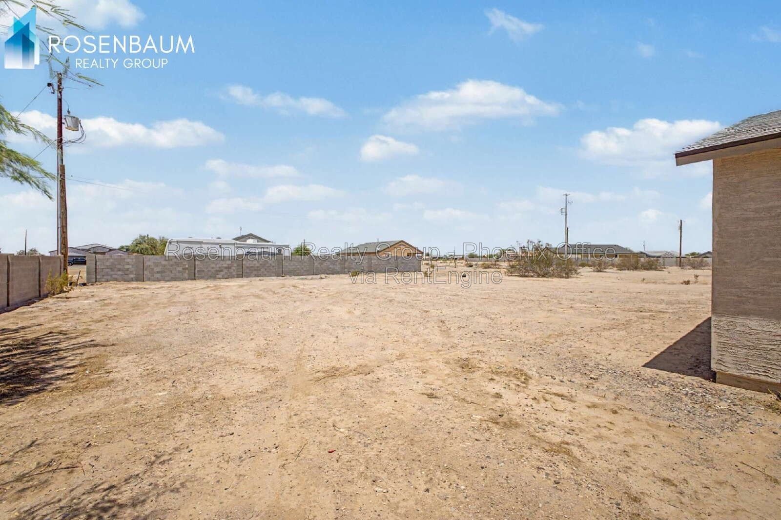 Beautiful 3-beds, 2-baths single level home in the city of Eloy! property image