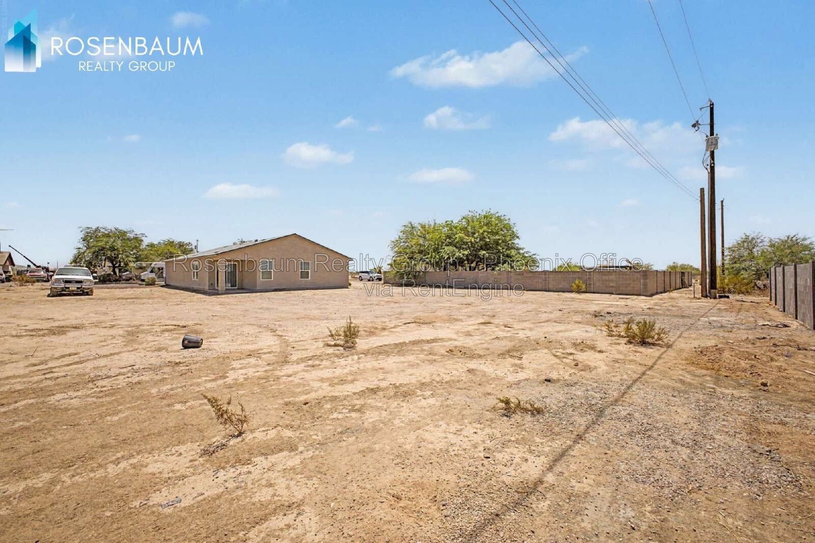 Beautiful 3-beds, 2-baths single level home in the city of Eloy! property image