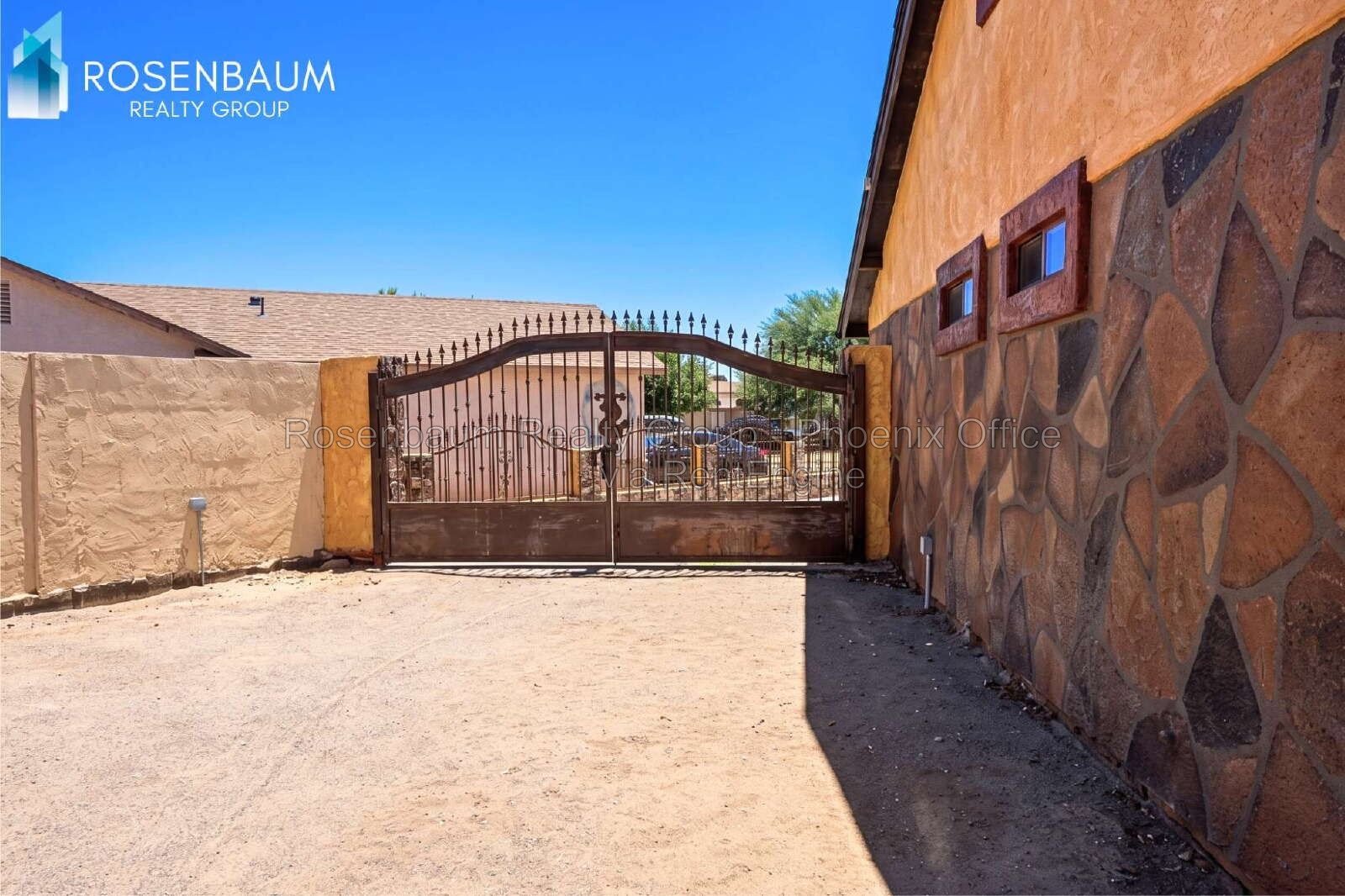 Beautiful 3-bedrooms, 2-baths single-story home in a quiet Cul-de-Sac in Phoenix! property image