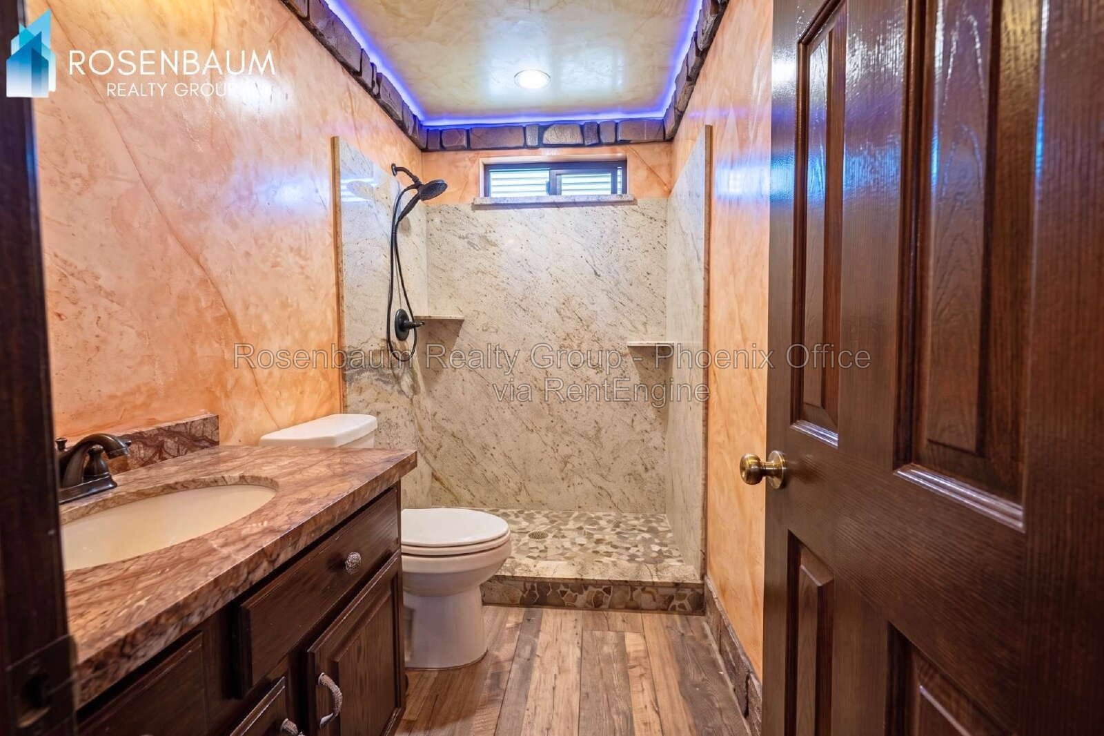 Beautiful 3-bedrooms, 2-baths single-story home in a quiet Cul-de-Sac in Phoenix! property image