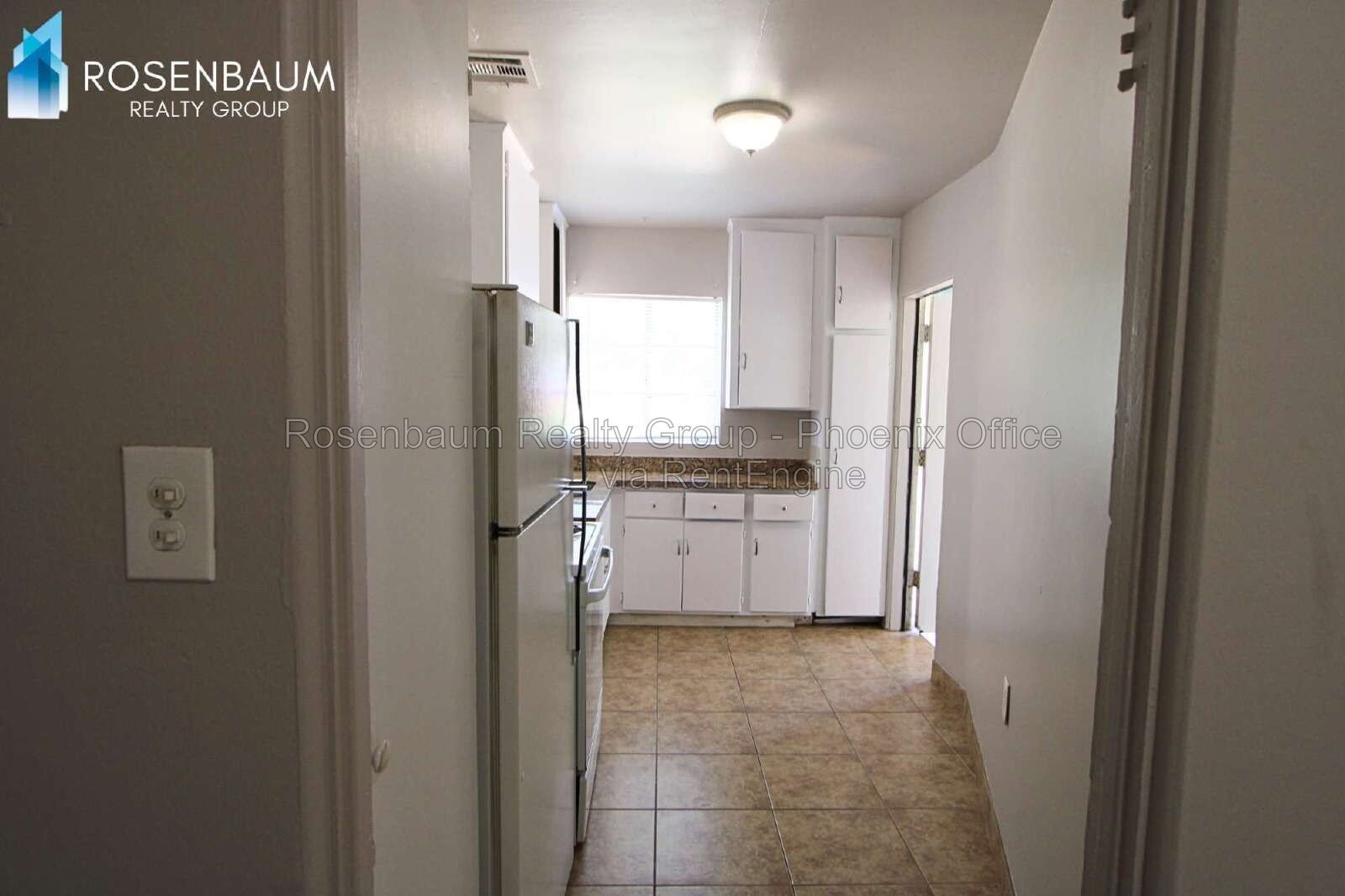 Charming 1-bedroom,1-bathroom townhome condo located in Phoenix! property image
