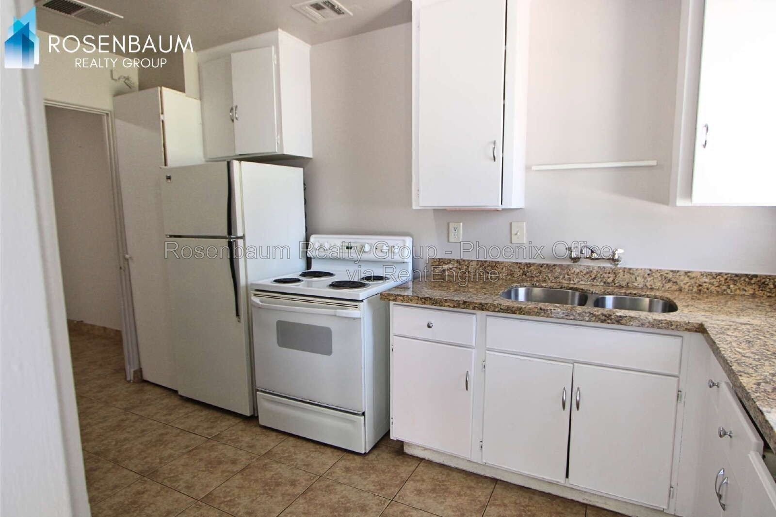 Charming 1-bedroom,1-bathroom townhome condo located in Phoenix! property image