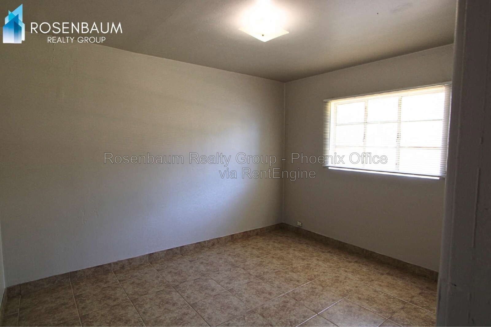 Charming 1-bedroom,1-bathroom townhome condo located in Phoenix! property image