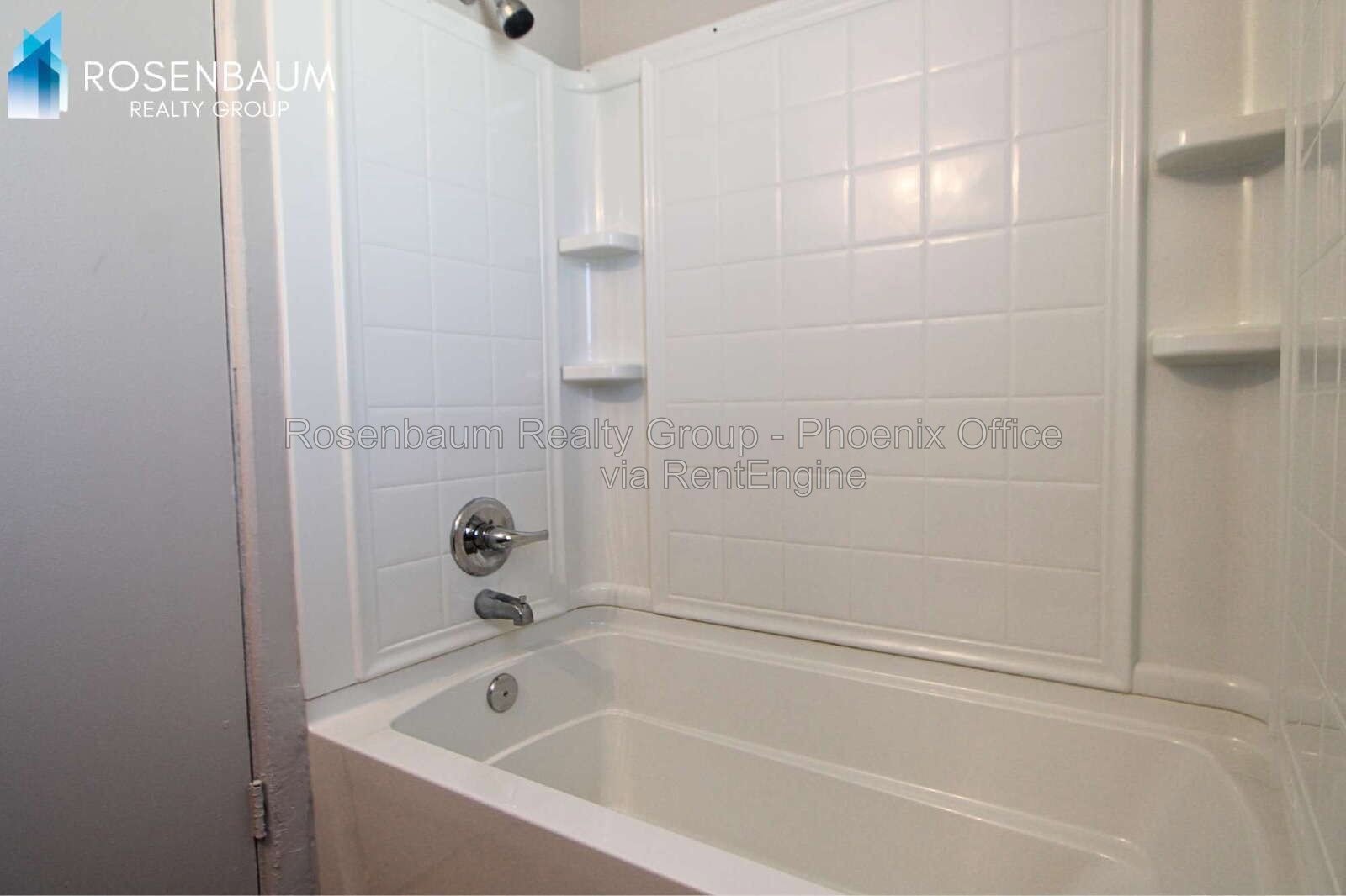 Charming 1-bedroom,1-bathroom townhome condo located in Phoenix! property image