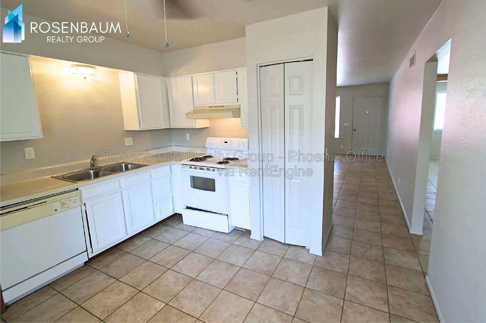 Charming & cozy 2-bedrooms, 1-bath triplex apt in Mesa! property image