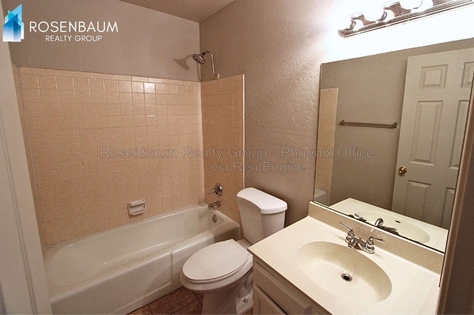 Charming & cozy 2-bedrooms, 1-bath triplex apt in Mesa! property image