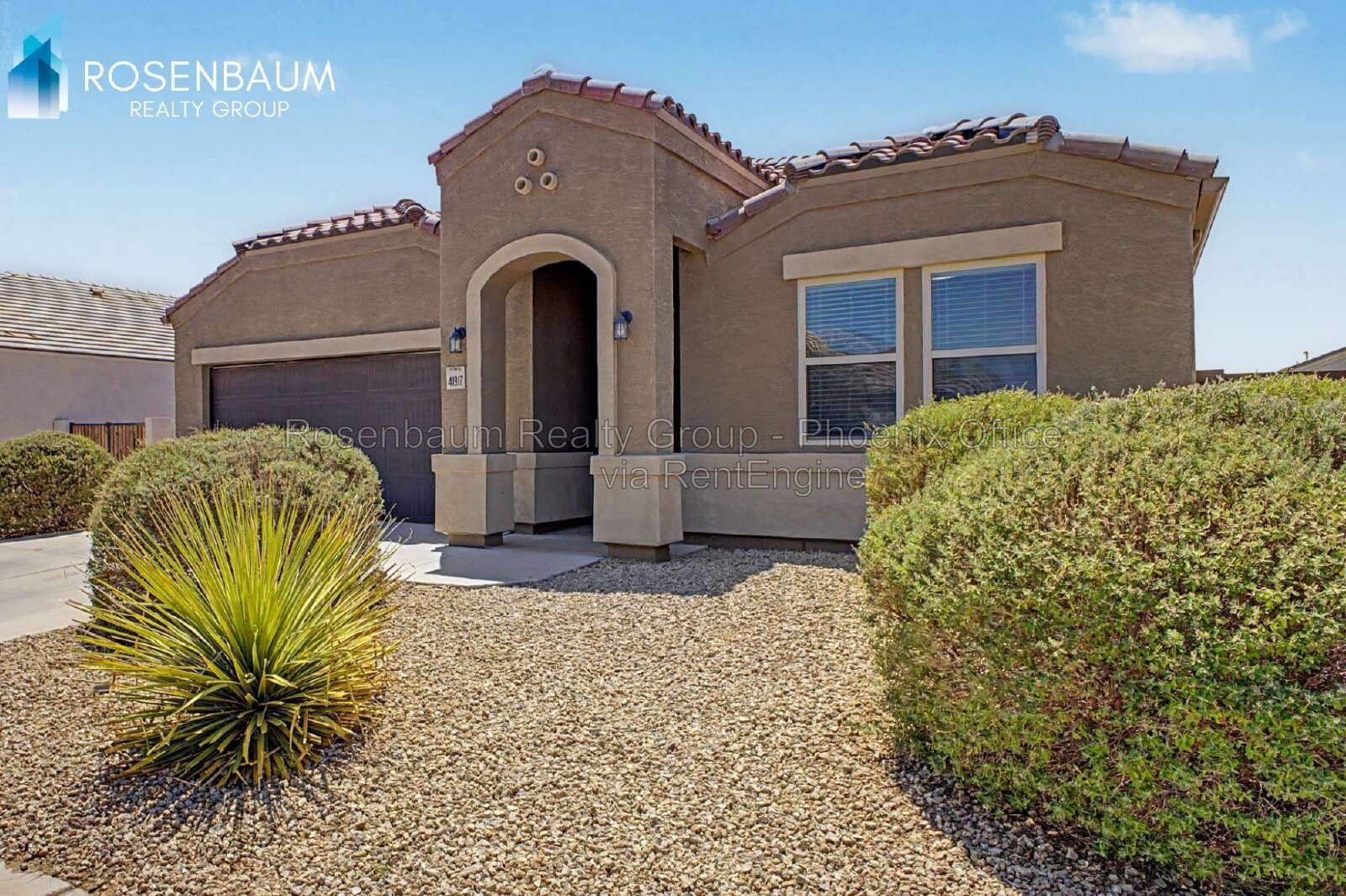 Modern 4-bedrooms and 2-bathrooms House in Maricopa. The Ultimate Space, Comfort & Style! property image
