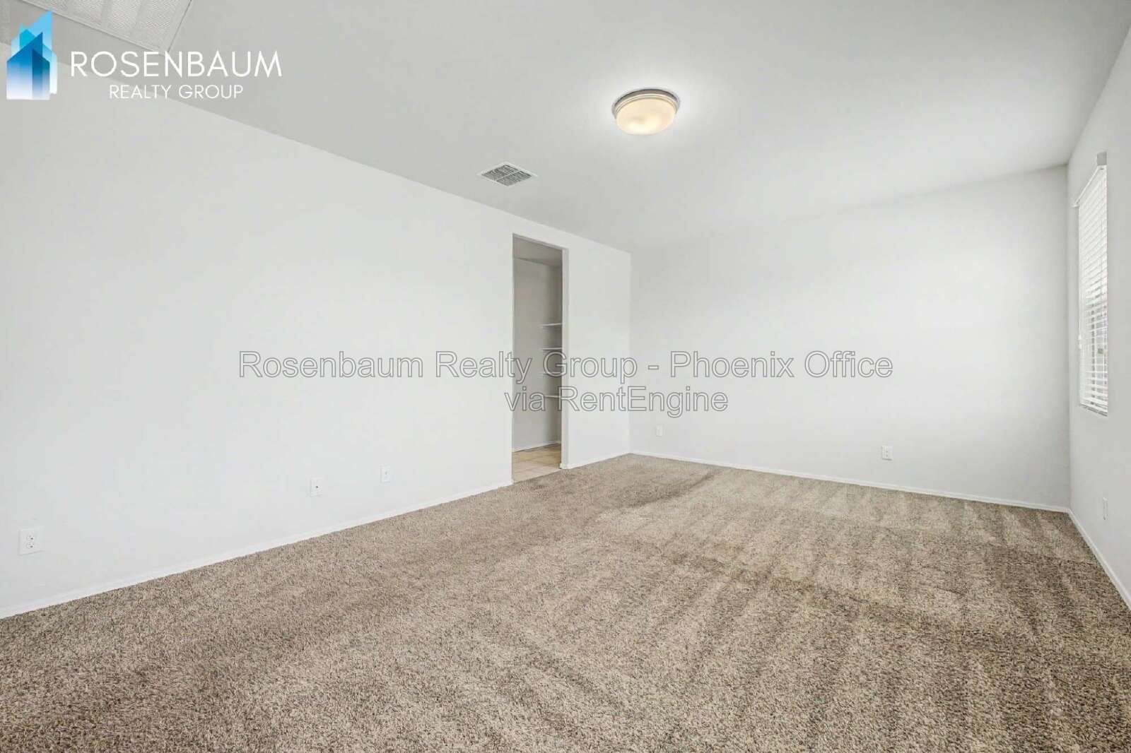 Modern 4-bedrooms and 2-bathrooms House in Maricopa. The Ultimate Space, Comfort & Style! property image