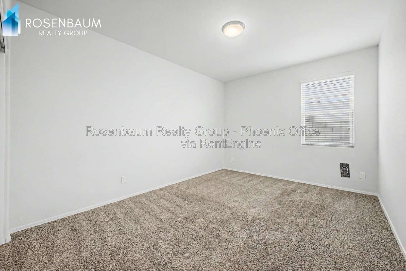 Modern 4-bedrooms and 2-bathrooms House in Maricopa. The Ultimate Space, Comfort & Style! property image