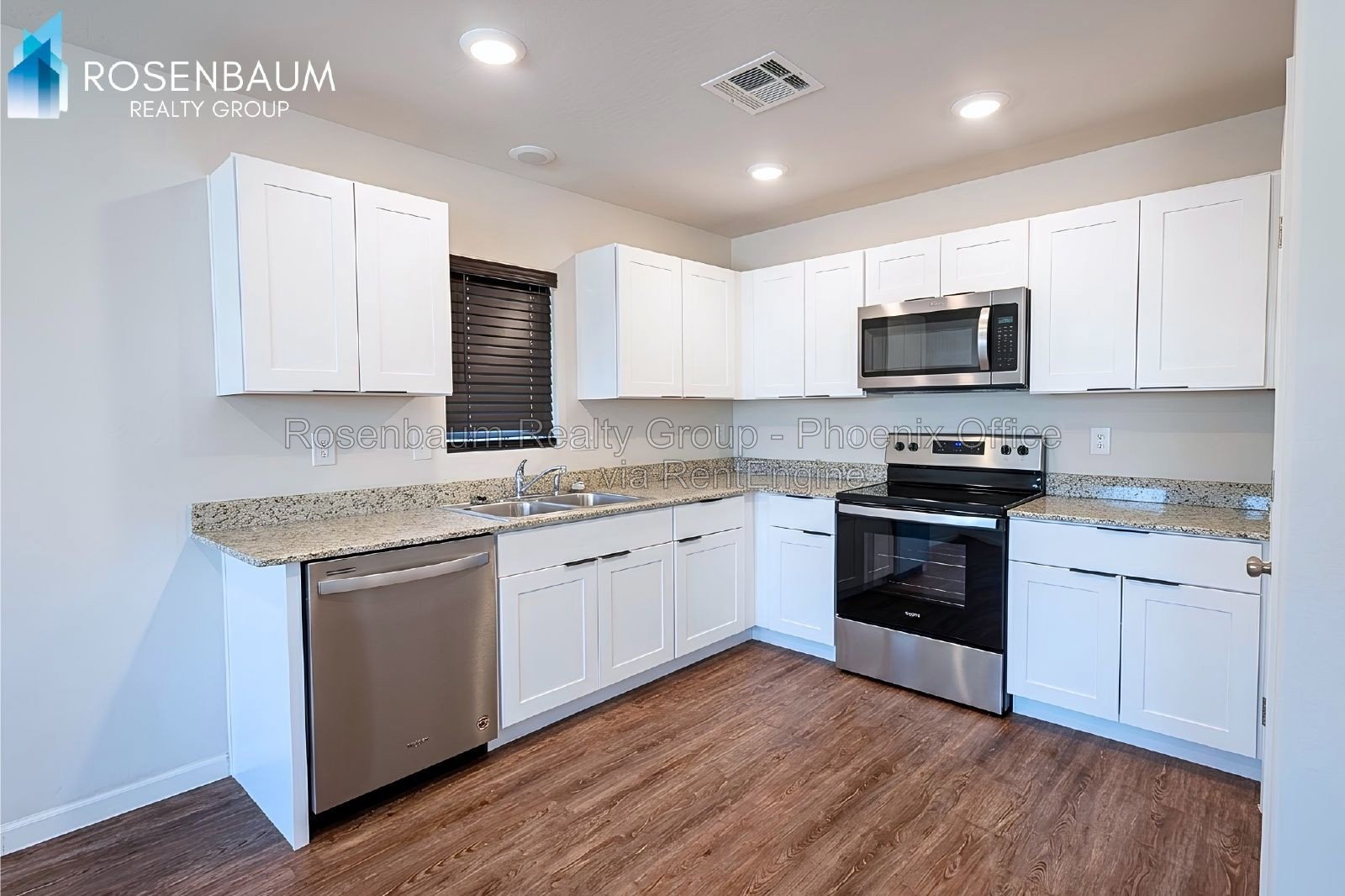Beautiful 3-beds, 2-baths single-story home in the peaceful community of Arizona City! property image
