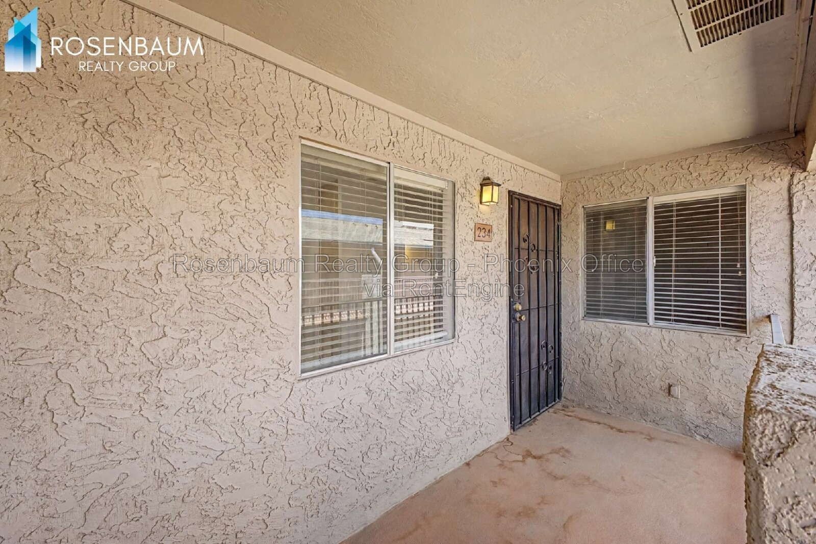 Charming 2-beds, 2-baths upstairs condo near Old Town Scottsdale! property image