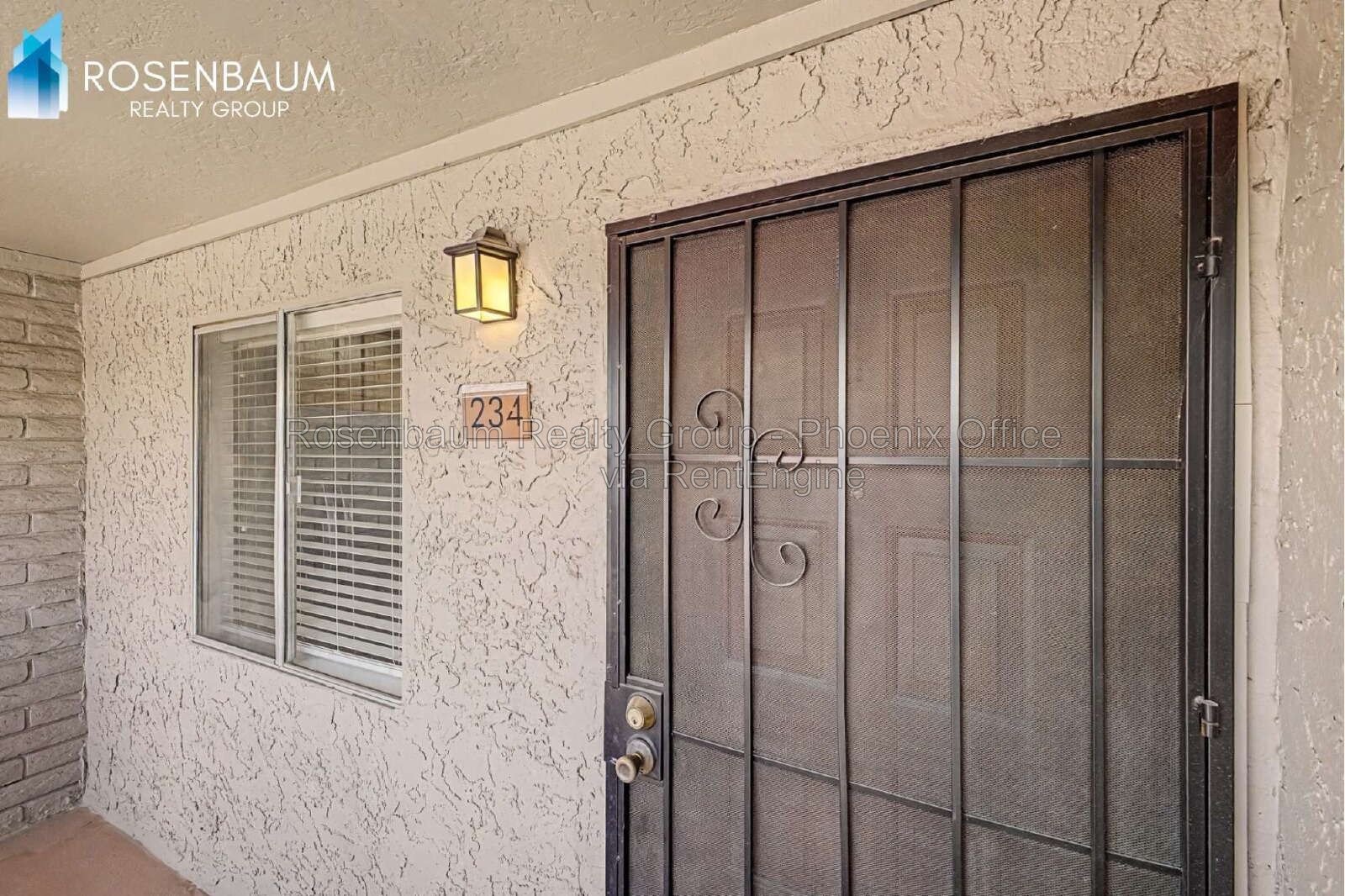 Charming 2-beds, 2-baths upstairs condo near Old Town Scottsdale! property image
