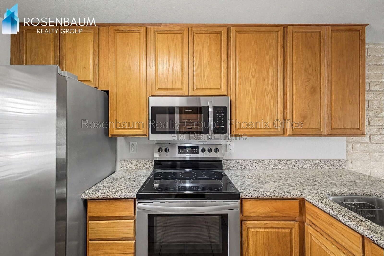 Charming 2-beds, 2-baths upstairs condo near Old Town Scottsdale! property image