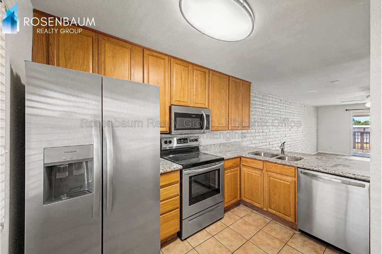Charming 2-beds, 2-baths upstairs condo near Old Town Scottsdale! property image