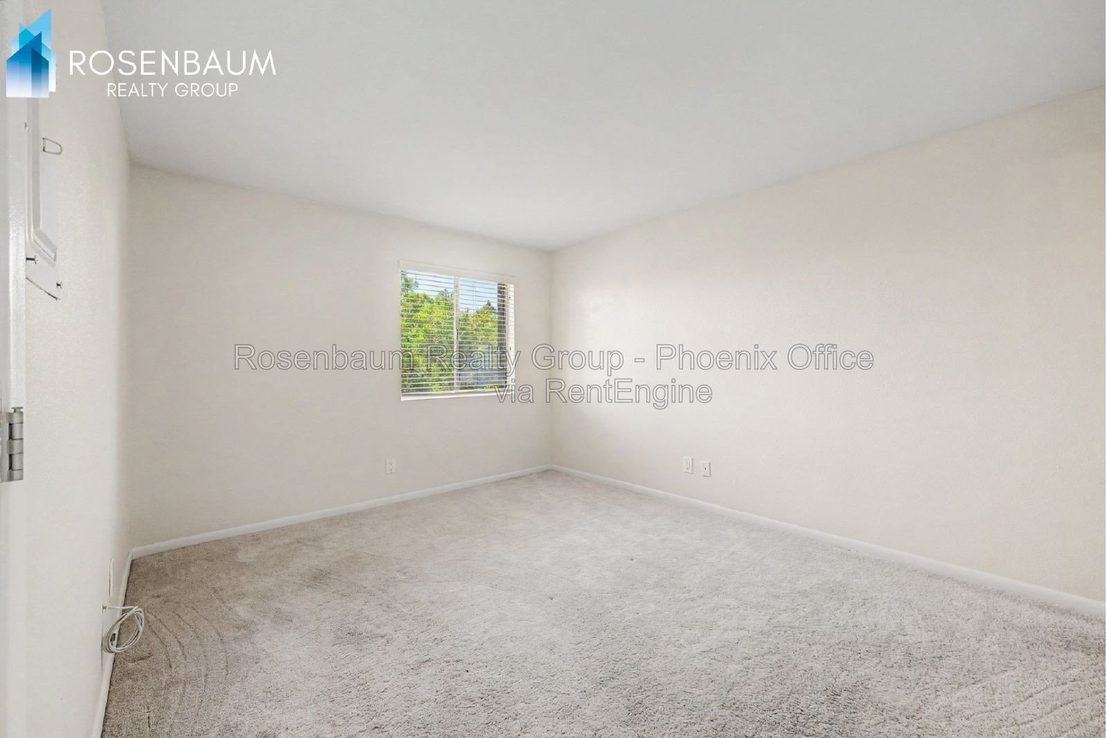 Charming 2-beds, 2-baths upstairs condo near Old Town Scottsdale! property image
