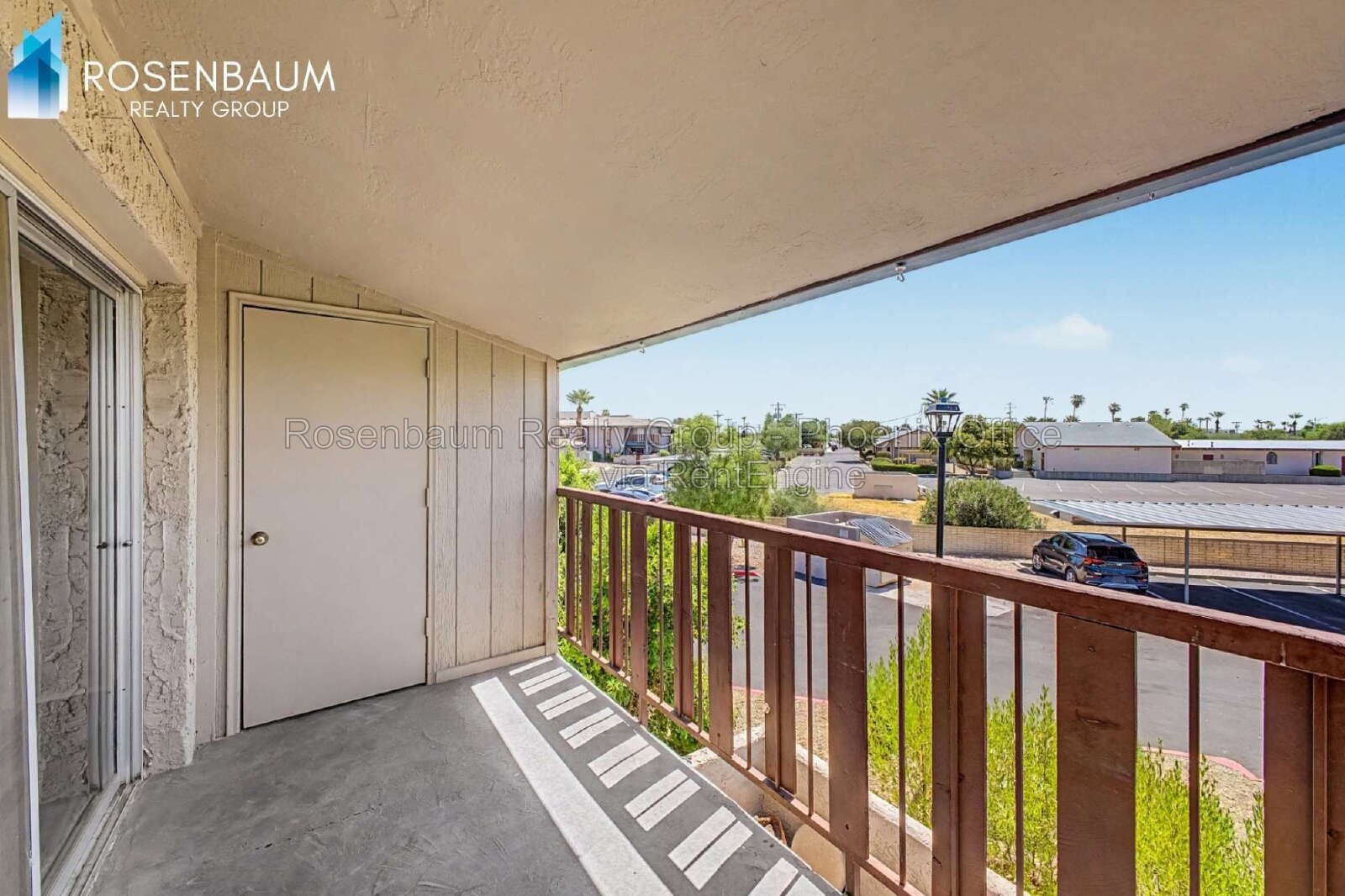 Charming 2-beds, 2-baths upstairs condo near Old Town Scottsdale! property image