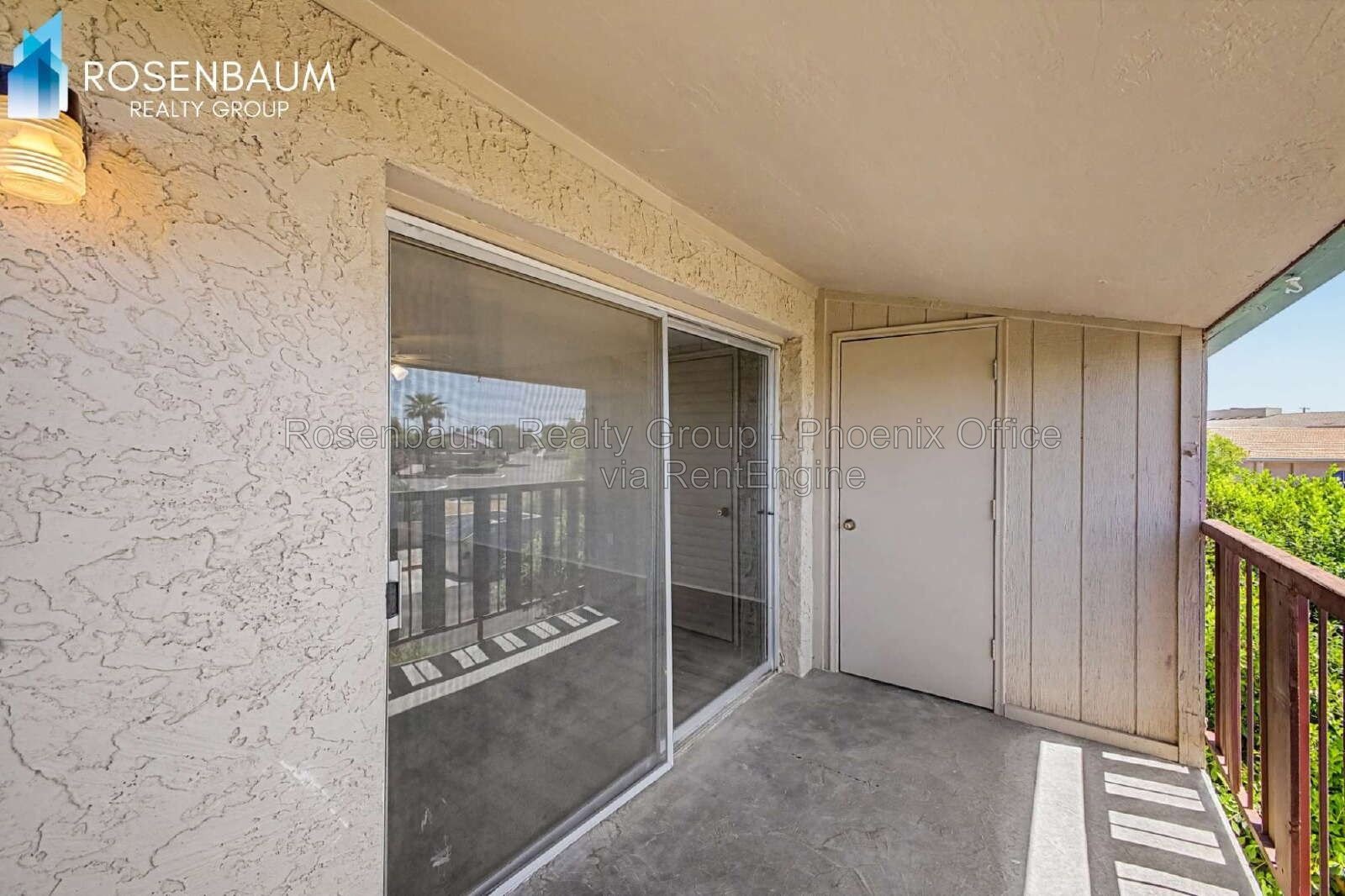 Charming 2-beds, 2-baths upstairs condo near Old Town Scottsdale! property image