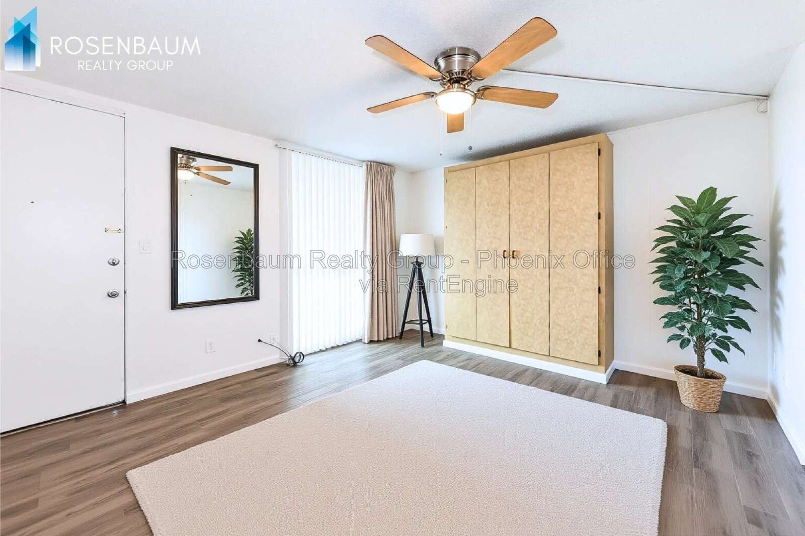 Charming Studios & 1-Bedroom Apartments in a Phoenix Community – Prime Location & Utilities Included! property image