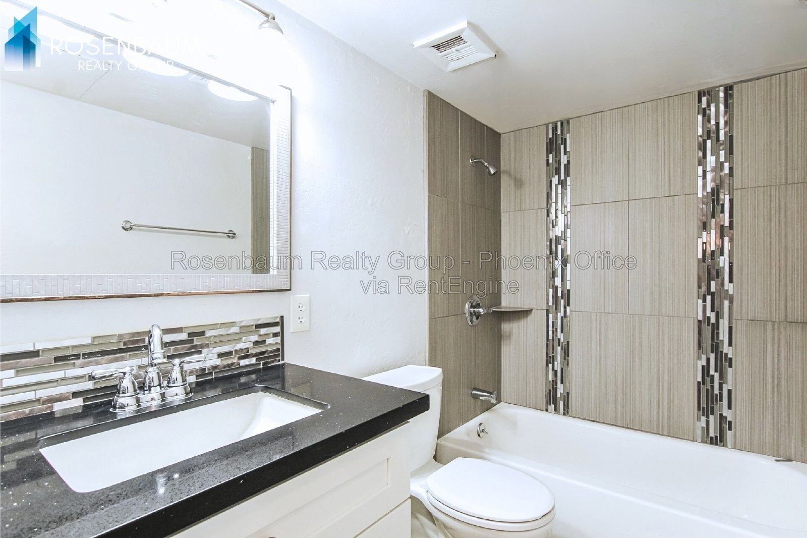 Charming Studios & 1-Bedroom Apartments in a Phoenix Community – Prime Location & Utilities Included! property image