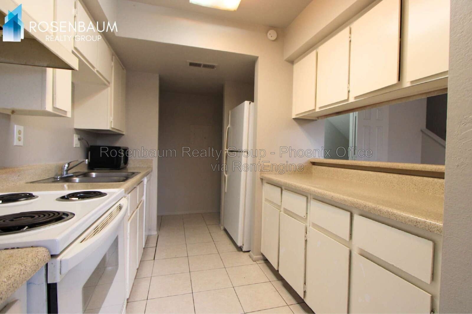 Beautiful spacious townhome style 4plex apt! property image