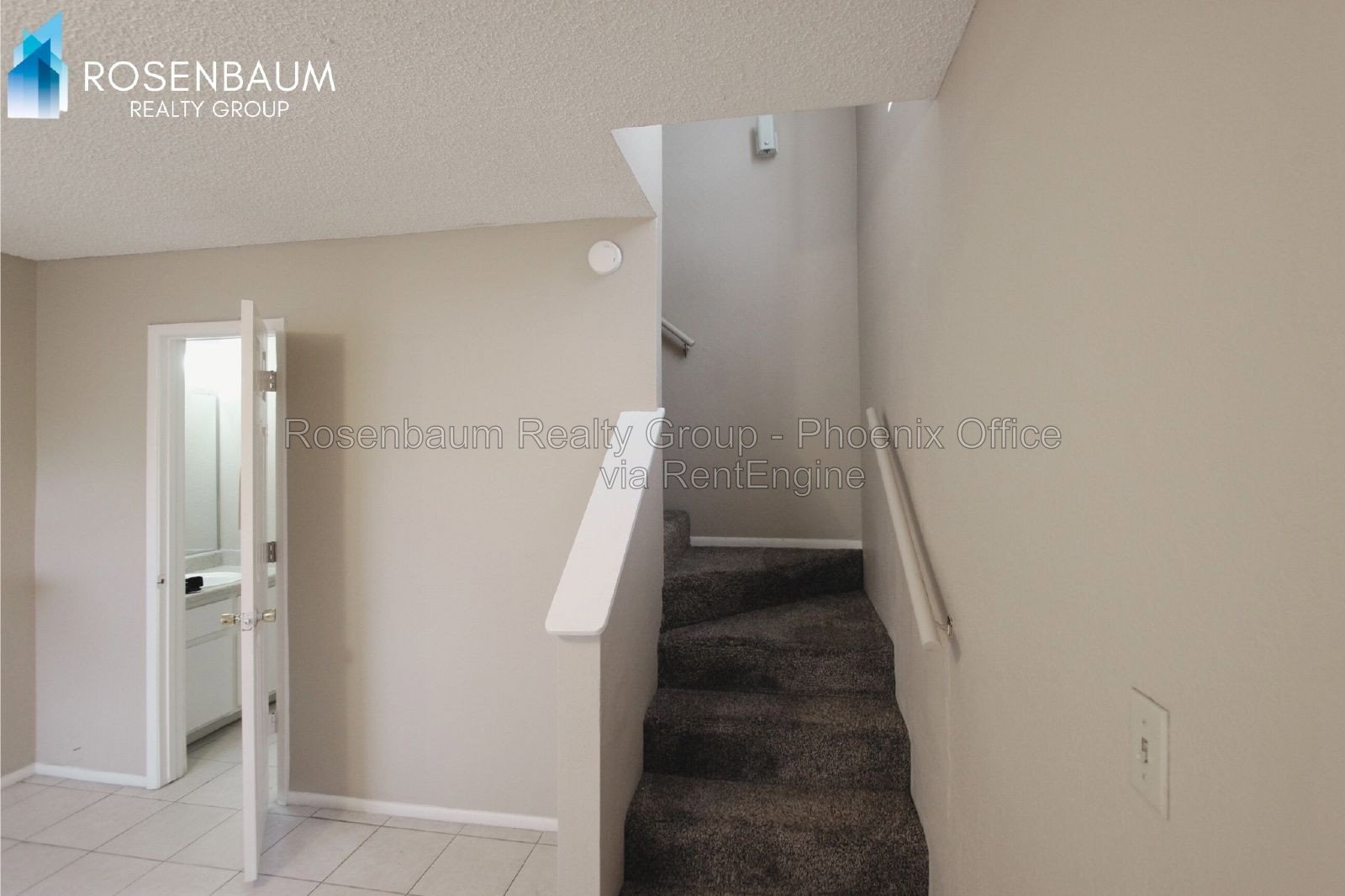 Beautiful spacious townhome style 4plex apt! property image
