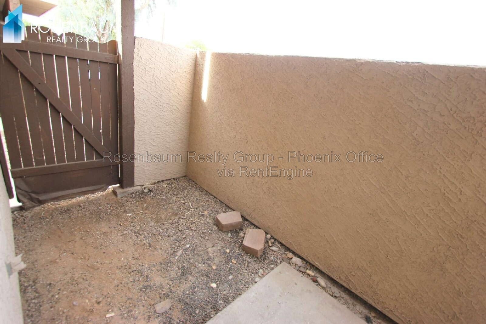 Beautiful spacious townhome style 4plex apt! property image
