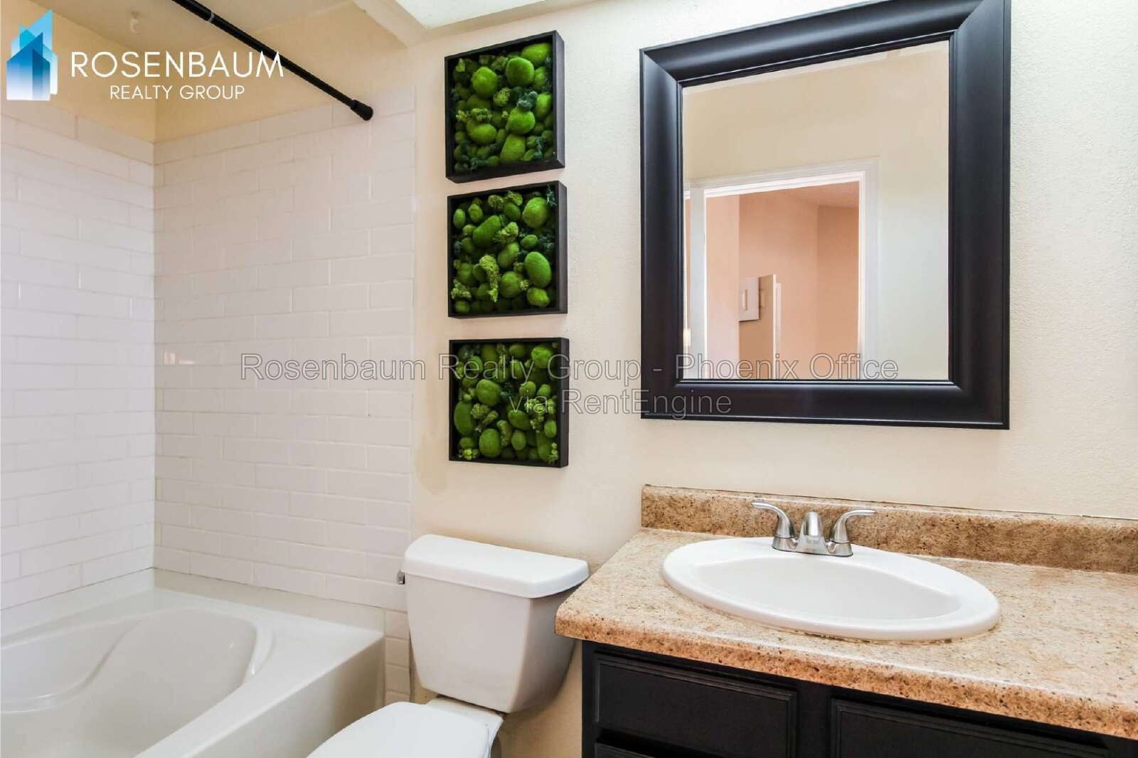 Gorgeous 3-beds, 3-baths home in the Suncrest Villas in Phoenix! property image