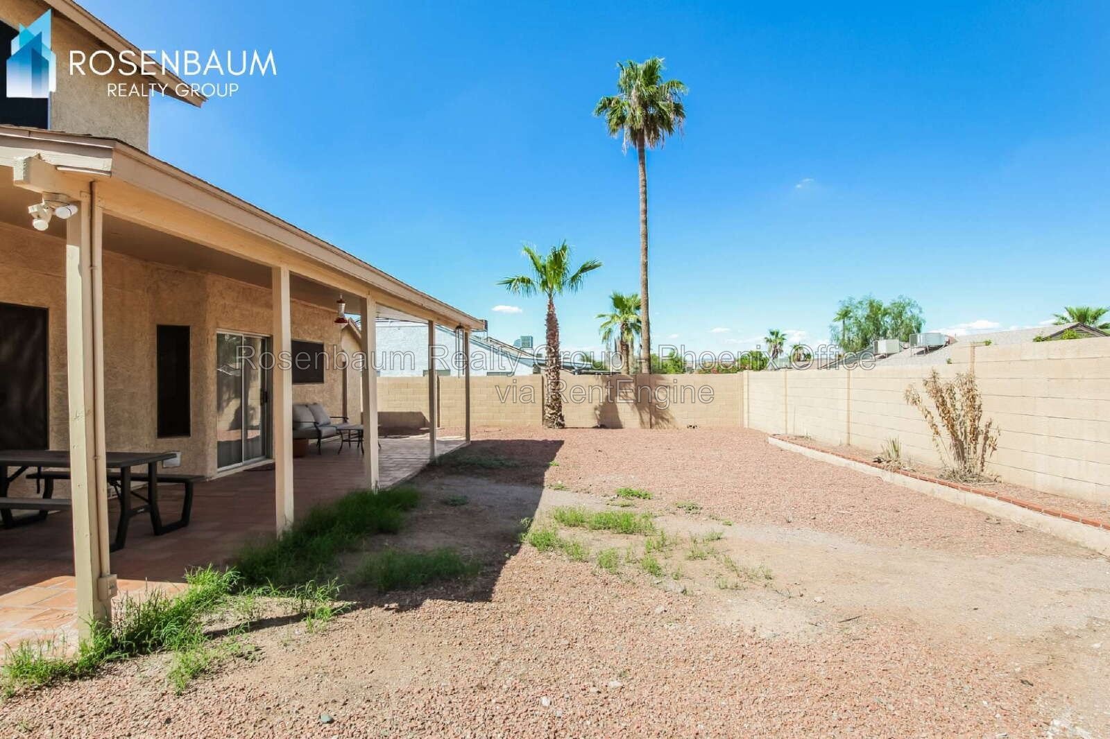 Gorgeous 3-beds, 3-baths home in the Suncrest Villas in Phoenix! property image